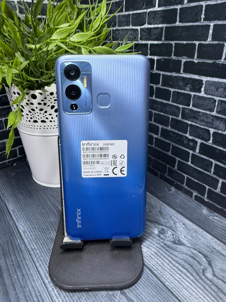 Мобильный телефон Infinix Hot 12 Play 4/64