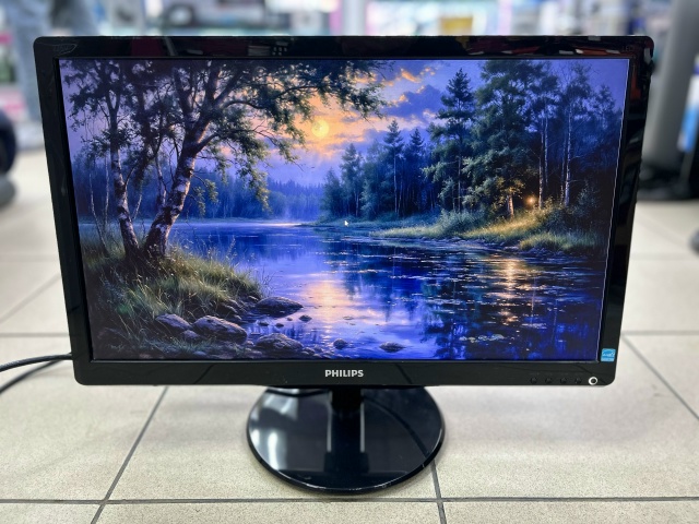 Монитор Philips 22