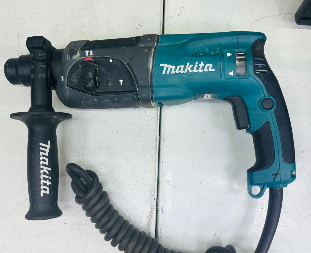 Перфоратор Makita HR2470