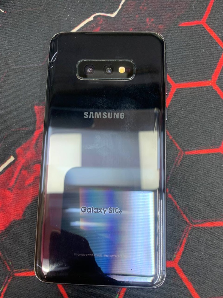 Смартфон Samsung S10E