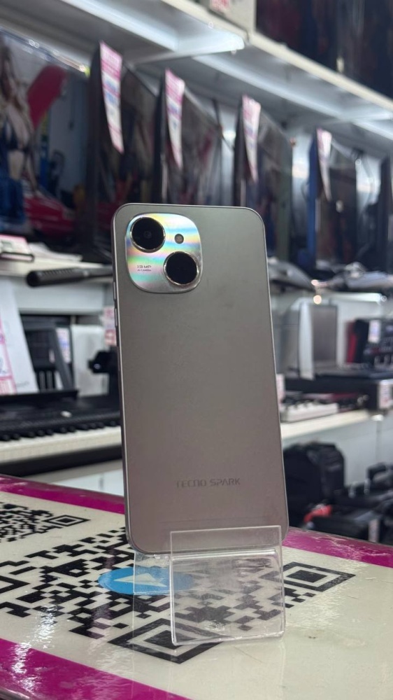 Мобильный телефон Tecno Spark 40c