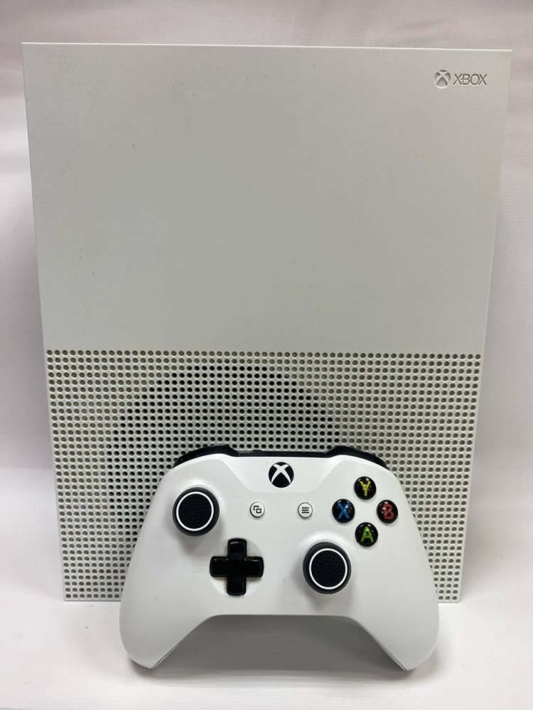 XBOX ONE S 1TB С ИГРАМИ