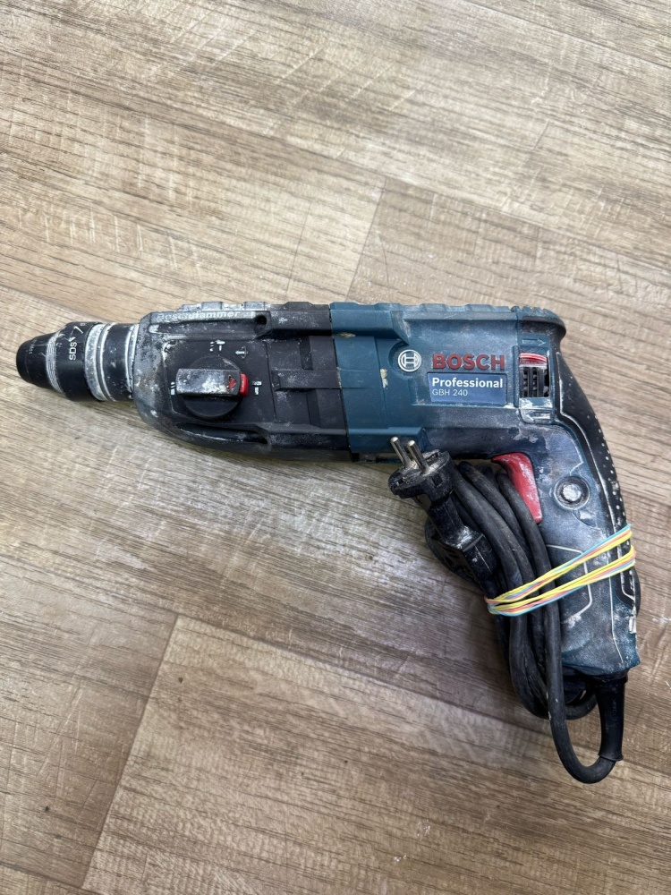 Перфоратор BOSCH GBH240