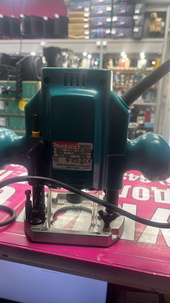 Фрезер Makita 3620