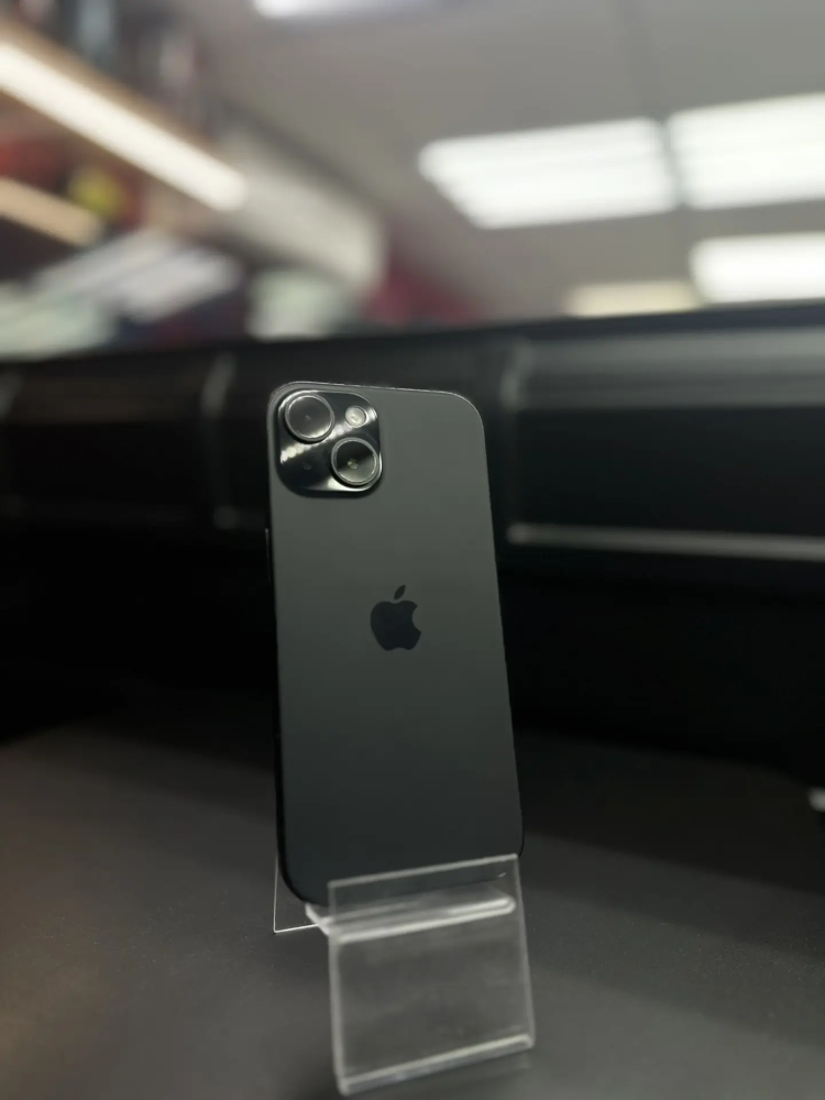 Смартфон iPhone 15 128